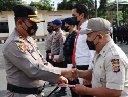 Kapolres Lotim Berikan Penghargaan Kepada 83 Personel yang Berulang Tahun di Bulan Oktober 2022