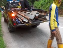 Tiga Pemuda Ditangkap Polsek Pageruyung Usai Kepergok Mencuri Tiang Besi Pembatas Jalan