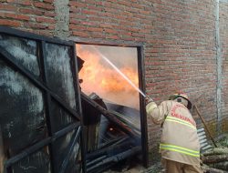 Dinas Damkar Cepat Tanggap Tangani Kebakaran di Bojonegoro