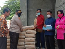 Jalin Sinergi dan Silaturahmi dengan Masyarakat, Polres Wonogiri Memberikan Bantuan Ke Masjid dan Warga Kurang Mampu