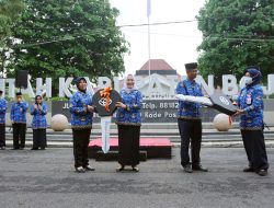 Serahkan Kendaraan Dinas Camat, Bupati Bojonegoro : Tingkatkan Kinerja Pelayanan