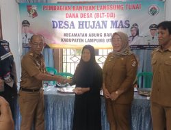 Pemdes Ujan Mas Salurkan BLT DD Tahap Ketiga