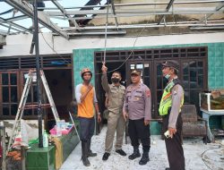 Sinergitas Bantu Warga Terdampak Angin Kencang di Wilayah Waru Sidoarjo