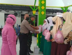 Polresta Sidoarjo Santuni Anak Yatim di Desa Mojoruntut Krembung
