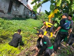Sinergitas TNI-Polri dan Perangkat Desa Tanggulangin Ajak Paguyuban Silat Kerja Bakti