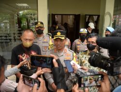 Pastikan Aman Saat Ibadah Natal, Polres Madiun Kota Lakukan Sterilisasi Gereja