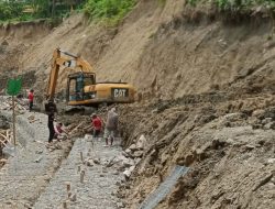 Pekerjaan Pembangunan Penahanan Tebing Tepi Sungai Molor, Dinas PU SDA Bojonegoro “Bungkam?”