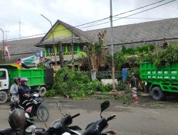 Bupati Bojonegoro Bersama Jajaran OPD Bersih Bersih Pasar Lama