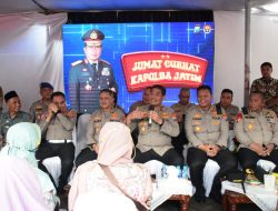 Polda Jawa Timur Laksanakan Jumat Curhat  di Pasar Sepanjang, Kec. Taman