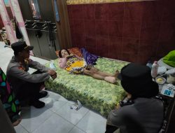 Kapolsek Wonoayu Polresta Sidoarjo Besuk Warga Sakit