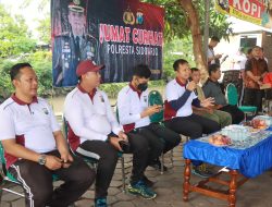 Kapolresta Sidoarjo Jumat Berkat Dengan Masyarakat di Pasar Sono