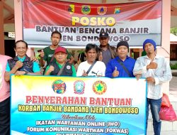 Ikatan Wartawan Online Bersama Fokwas Serahkan Bantuan Kepada Korban Bencana Banjir Ijen Bondowoso