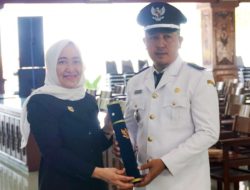 Lantik Kades PAW Prangi Padangan, Bupati Bojonegoro: Segera Lanjutkan Pembangunan 