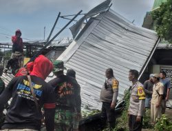 Gercep Polres Jember Bantu Penanganan Bencana Puting Beliung