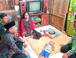 Ketua DPRD Lampung Utara Kunjungi Warga Mulang Maya yang Menderita Lumpuh Layu