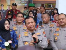 Jumat Curhat, Kapolda Jatim Berikan Layanan Kesehatan Gratis Warga Puri Mojokerto