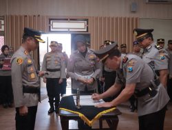 Kapolres Jember Pimpin Sertijab Kapolsek Mayang