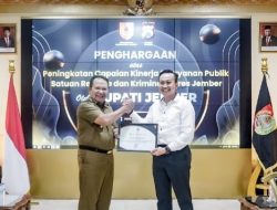 Sebanyak 27 Personel Satreskrim Polres Jember Terima Penghargaan dari Bupati