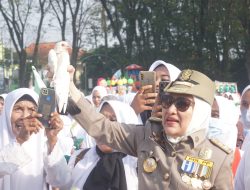 Bupati Anna Berangkatkan Pawai Ta’aruf PAUD Bojonegoro&nbsp;