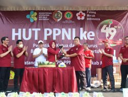 Bupati Ikfina Kukuhkan Pengurus BAPENA DPD PPNI Kabupaten Mojokerto di HUT PPNI ke – 49