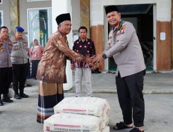 Polisi Berikan Bantuan Semen dan Pasir untuk Pembangunan Masjid Baitussalam