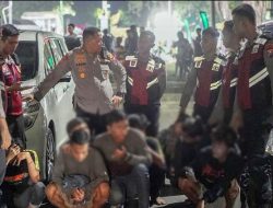 Polres Probolinggo Kota Amankan Tujuh Pemuda Yang Sedang Asyik Pesta Arak Bali Saat Berlangsungnya Konser Tablig Akbar