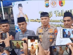 Polres Mojokerto Kota Bersama Kodim 0815 dan IPSI Serta Tokoh Ormas Bagi Bagi Takjil dan Buka Bersama