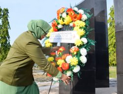Sambut HUT ke-77, Persit Kodim Bojonegoro Ziarah dan Tabur Bunga ke Makam Pahlawan
