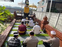 Ibadah Purnama Sasih Kedasa di Pura Kertha Bumi Bhayangkara