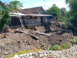 Curah Hujang Tinggi Sebabkan Tanggul Longsor