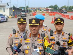 Kapolresta Cirebon Laksanakan Pemantauan Penerapan One Way di GT Palimanan