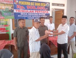 Memasuki Idul fitri 1444 h, Pemdes Gedung Batin Salurkan BLT-DD Kepada 25 KPM