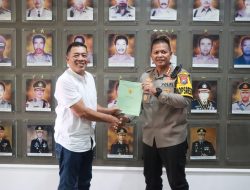 Kapolresta Sidoarjo Terima Sertipikat Tanah Polairud dari BPN Sidoarjo