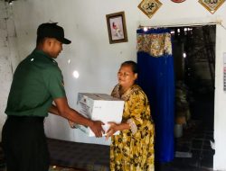 Jelang Lebaran, Babinsa Koramil Sumberrejo Bojonegoro Berbagi Bingkisan