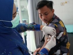 Pegawai dan Mitra Kerja PLN UP3 Surabaya Selatan Terima Vaksin Booster 2