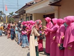 Pertemuan Rutin Polsek Wuluhan Beserta Ibu Bhayangkari, Santuni  Anak Yatim Piatu, Fakir Miskin dan Kaum Dhuafa