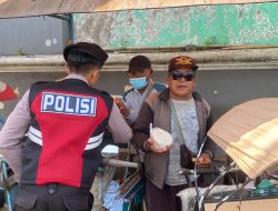 Sat Samapta Polresta Sidoarjo Patroli Sambil Berbagi