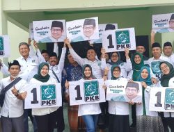 Diiringi Doa Bersama dan Konvoi, Ketua DPC PKB Kota Mojokerto Daptarkan Para Calegnya ke KPU