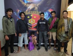 Sembunyi di Kolong Tempat Tidur, Terduga Curat di Desa Mumbu Woja Berhasil Menciduk Timsus Elang Polsek Woja