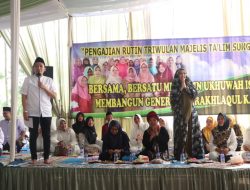 Wabup Ardian Saputra bersama Ketua TP-PKK Lampura Hadiri Pengajian Akbar di Desa Labuhan Ratu Pasar