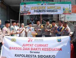 Peduli Tempat Ibadah, Polresta Sidoarjo Serahkan Batuan ke Masjid At Tagarrub