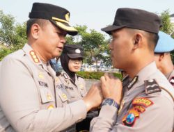 Komitmen Pertahankan WBK dan WBBM, Kapolresta Sidoarjo Semangatkan Pin ZI ke Anggota