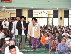 Bupati Sidoarjo Sholat Idul Adha di Masjid Agung Sidoarjo Bersama Ribuan Warga