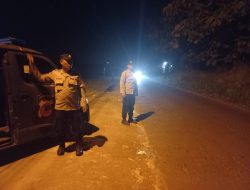 Polsek Lemahabang Giat Patroli Bubarkan Anak Muda Yang Nongkrong