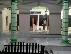 Guncangan Gempa di Bantul Yogyakarta  Mengakibatkan Plafon dan Dinding Masjid di Ponorogo Rontok