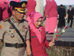 Peringati Hari Bhayangkara ke-77, Kapolresta Cirebon Pimpin Ziarah dan Tabur Bunga di TMP Gegunung