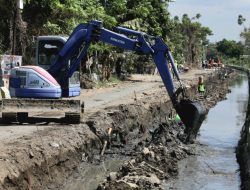 Bupati Gus Muhdlor Kebut Proyek Betonisasi Sembilan Ruas Jalan Penghubung Antar Desa di Sidoarjo