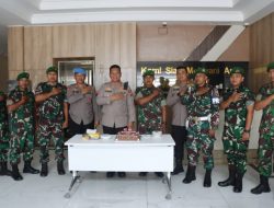 Jajaran TNI Datangi Mako Polresta Sidoarjo Beri Kejutan Hari Bhayangkara Ke-17