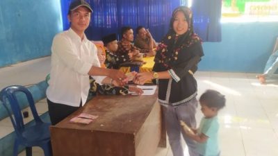 Bantu Mengatasi Masyarakat Kurang Mampu, Pemdes Tanjung Jaya Salurkan BLT- DD Tahap ke Dua Kepada 50 KPM