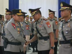 4 Kapolres dan 4 Direktur Jajaran Polda Sulawesi Selatan Dilantik Kapolda Irjen Pol Drs. Setyo Boedi Moempoeni Harso